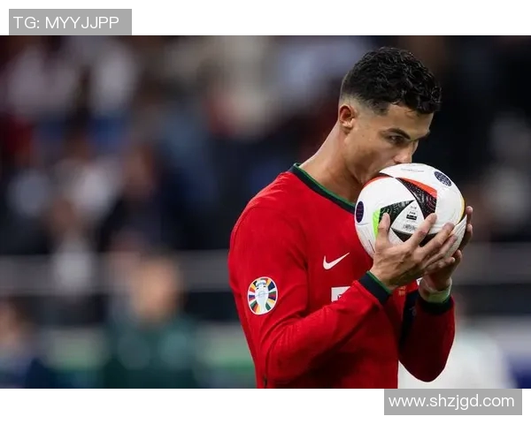 C罗与贝克汉姆的传奇对决：足球场上的风格与影响力之争